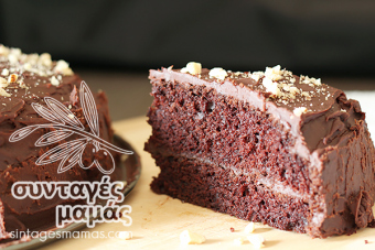 Κέικ σοκολάτας με γλάσο σοκολάτας νηστίσιμο